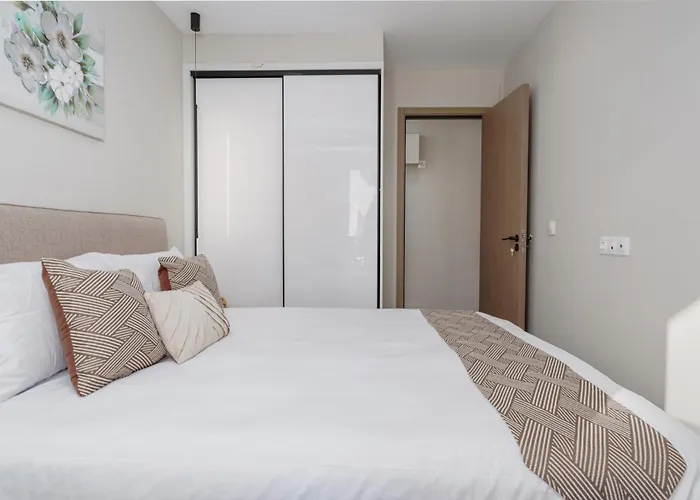 Brand New Building Deluxe Apartments With Parking Nearby Train